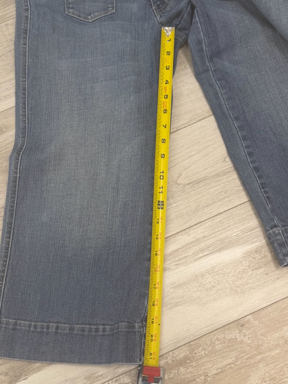 WHBM Noir Crop Wide Leg Mariner Jeans Cuffed Hem Size 8 EUC - Picture 5 of 10